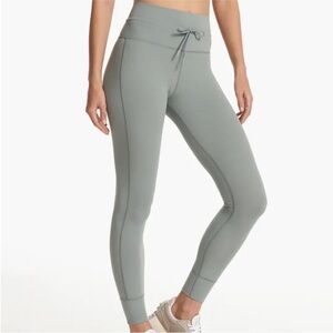 Vuori Sage Green Daily Leggings